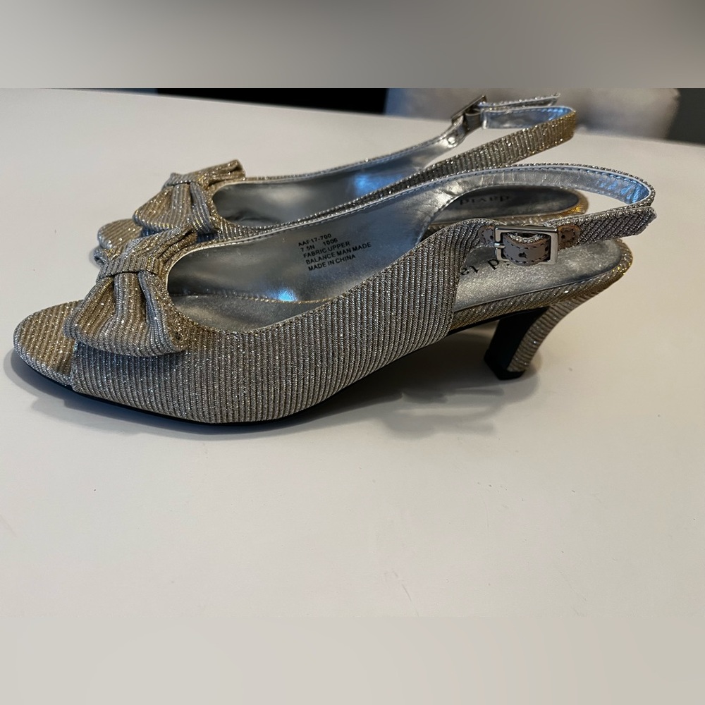New without box- David Tate 7.5 sling back strike gold/ silver heel - Picture 6 of 8